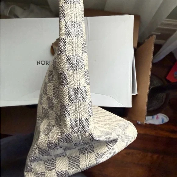 Louis Vuitton Checkered Shoulder Bag - Cream and Tan - Picture 6 of 9